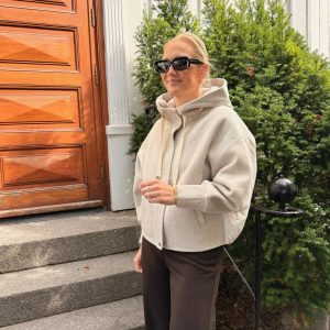 Short Wool Hood Jacket Beige